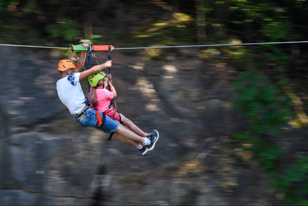 Rabka Zdrój - Inwestycje - Park tyrolski w Parku Zdrojowym i parku linowym - Zdjęcie z Kadzielnicy
