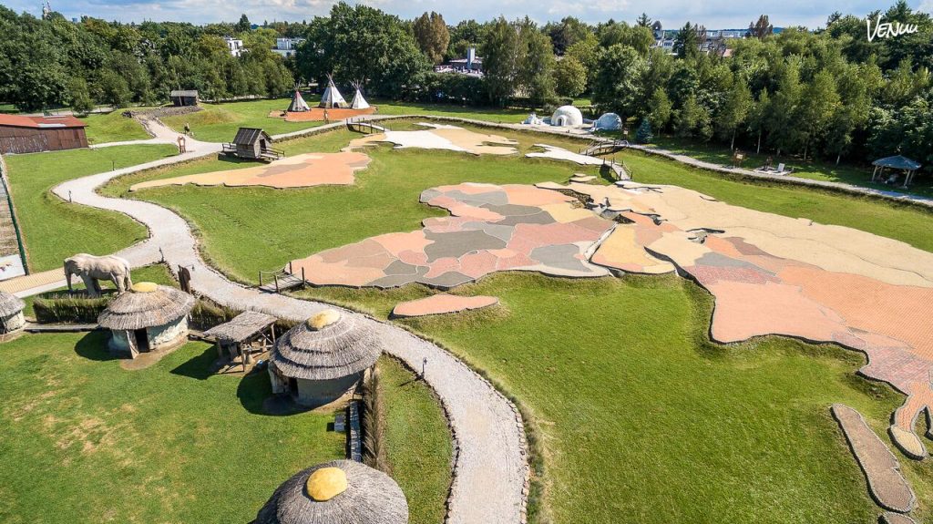 Rabka Zdrój - Wioska Dzieci Świata - Przykład z Krakowa - Widok domków